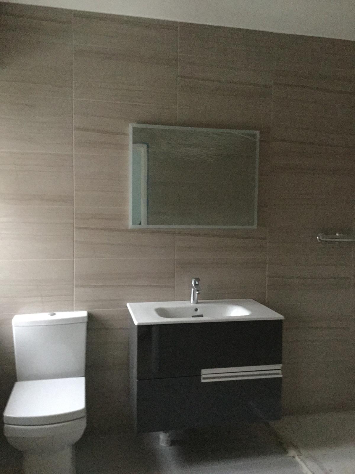 Bathrooms - Photo 14